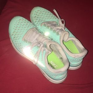tiffany blue nike shoes